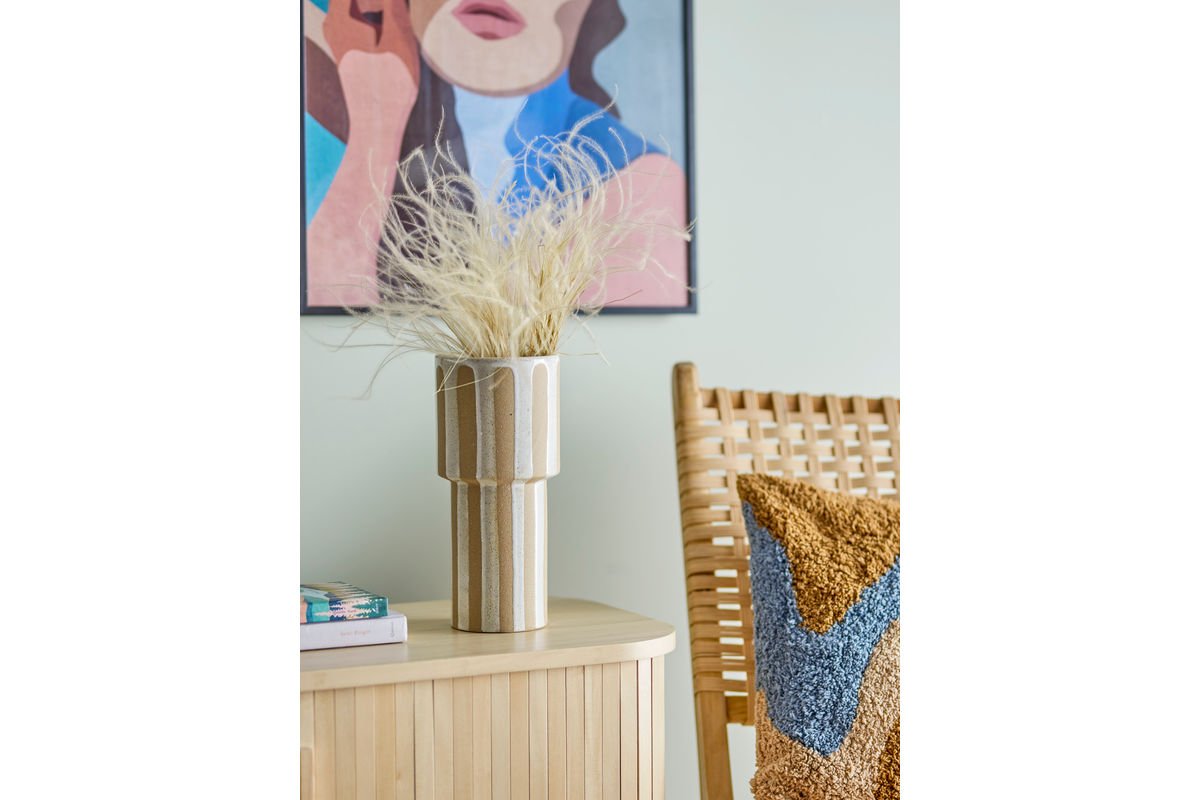 Vase „Nerava“ – Naturfarvet stentøj