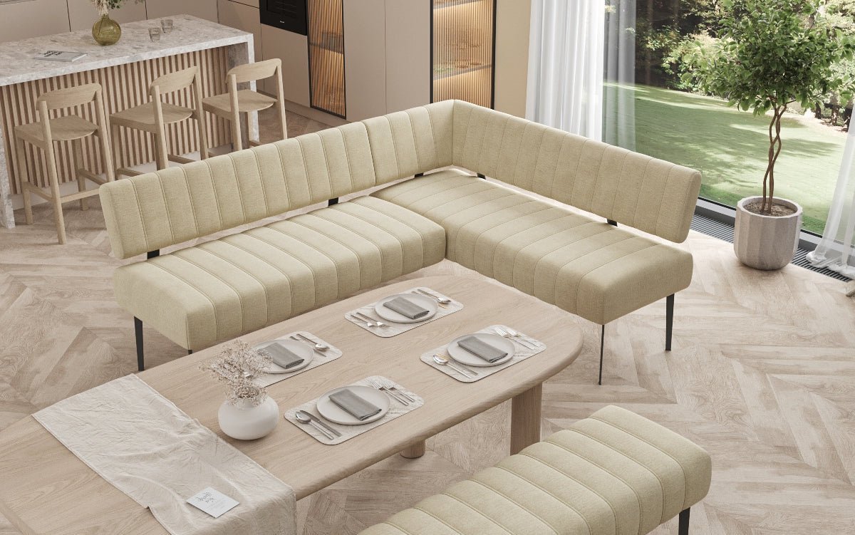 Essbank-sæt Montero i vandafvisende Velour med metalben