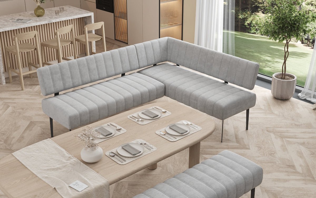 Essbank-sæt Montero i vandafvisende Velour med metalben