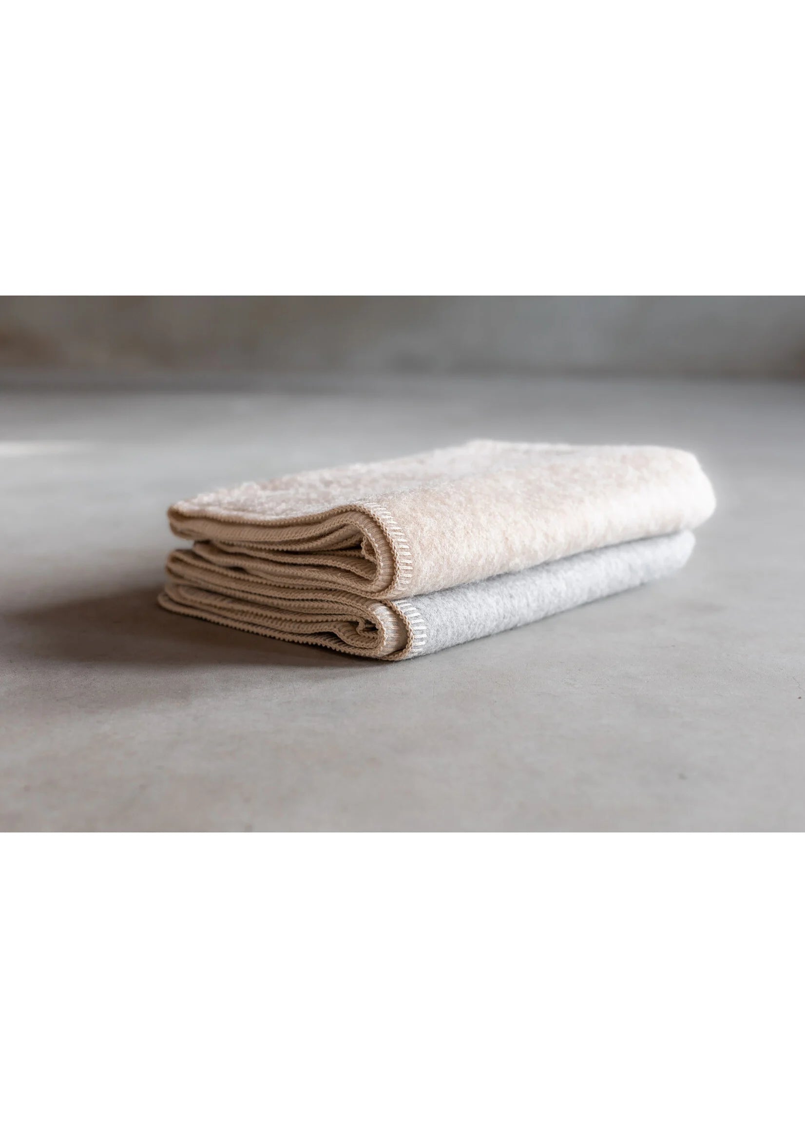 Baby tæppe i ren Alpakawolle - Beige & Grå - 95x75 cm